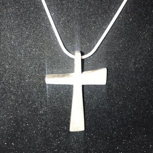 Elegant Silver Cross Pendant Necklace